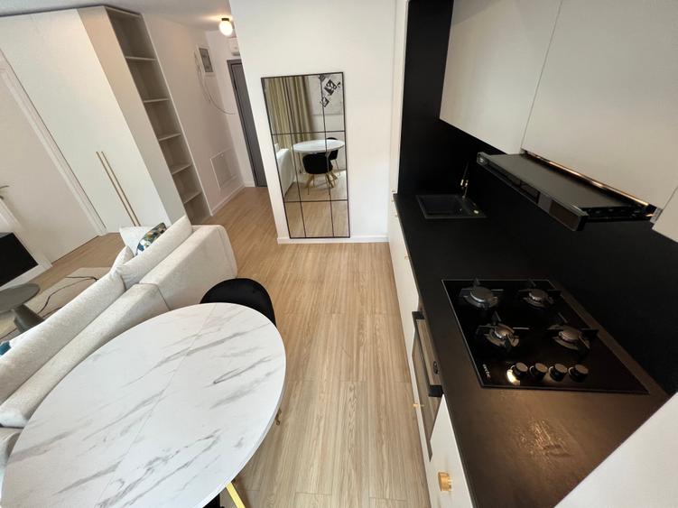 Apartament cu 2 camere semidecomandat, mobilat în Iancu Nicolae