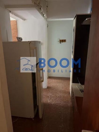 Apartament cu 3 camere semidecomandat, mobilat în Ostroveni