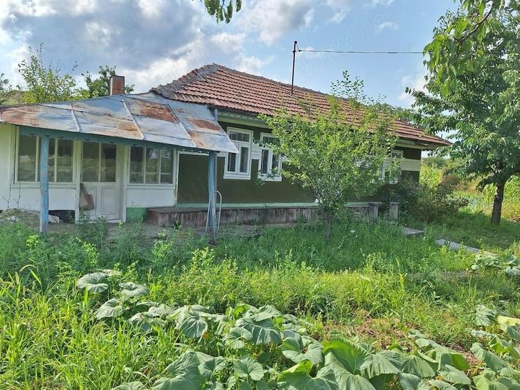 Teren de 2170 mp, în Central