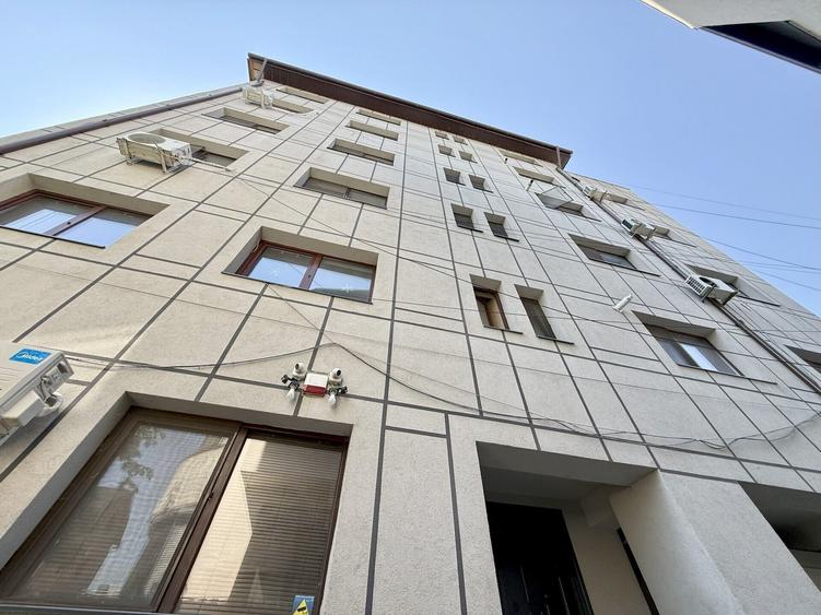 Birou, de 602 mp, în Splaiul Unirii