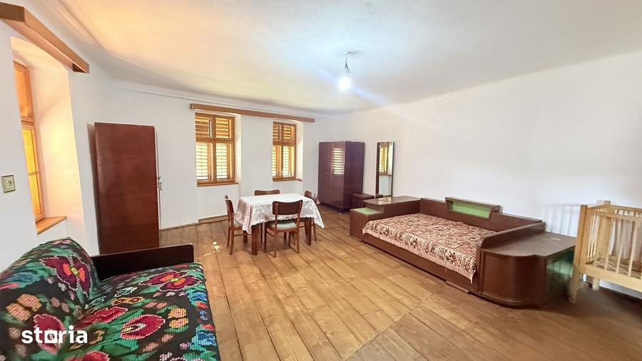 Casă cu 4 camere cu Teren 2100 Mp în Brădeni