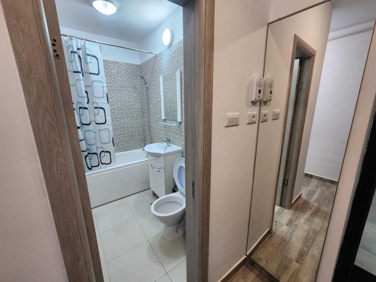 Apartament cu 2 camere decomandat în Apărătorii Patriei