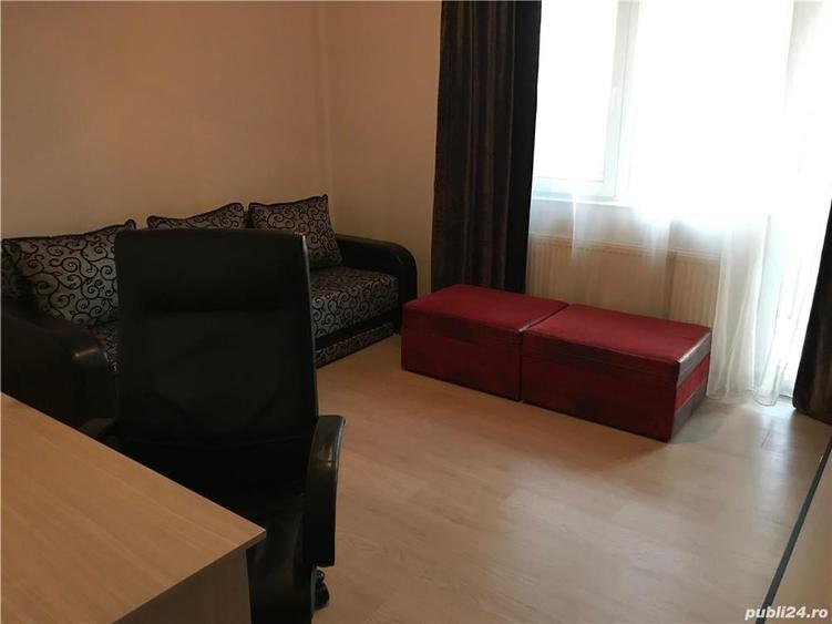 Apartament cu 3 camere decomandat în Republicii