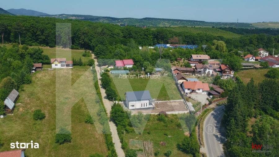 Teren construtie 1000 mp - Tocile, toate utilitatile, vedere panoramic