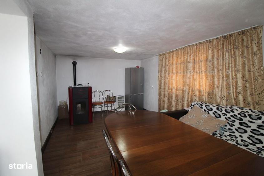 Casă cu 3 camere în Buduhala
