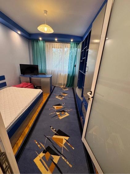 Apartament cu 3 camere decomandat, mobilat în Titan