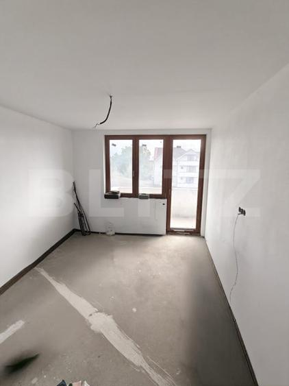 Apartament cu 3 camere decomandat în Careiului