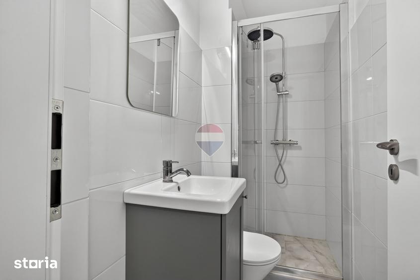 Apartament cu 4 camere în Polivalentă