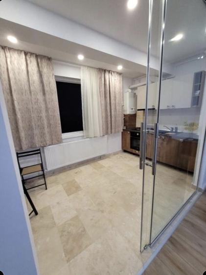Apartament cu 2 camere decomandat în Roșu