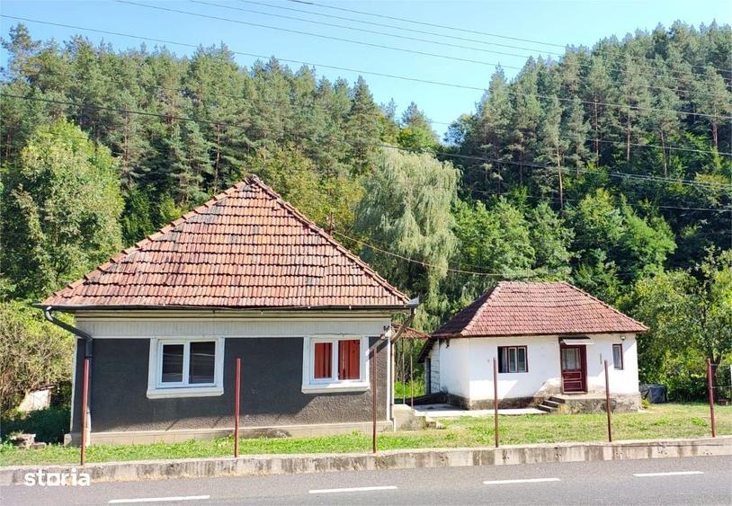 Casă cu 3 camere în Vălișoara