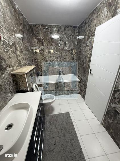 Apartament cu 2 camere semidecomandat, mobilat în Sud