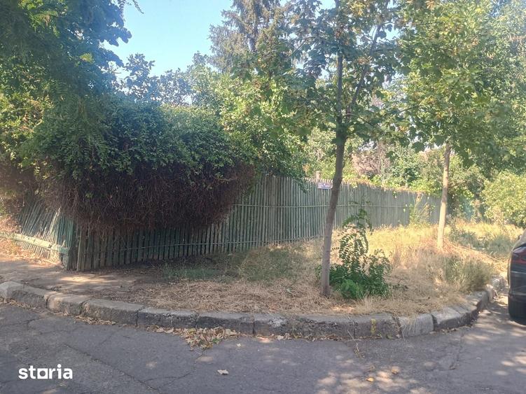 Casă cu 3 camere cu Teren 379 Mp în Central