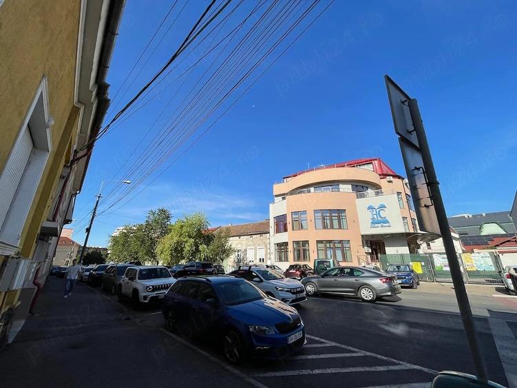 Spațiu comercial, de 20 mp, în Central