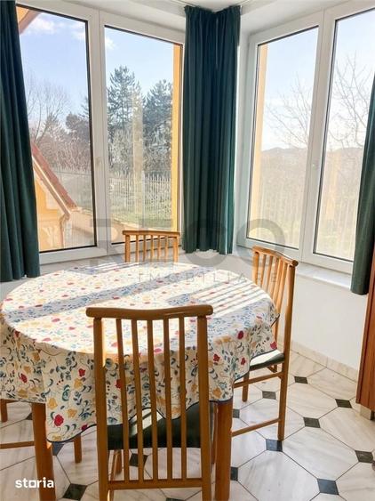 Casă cu 5 camere cu Teren 8030 Mp în Sânmartin