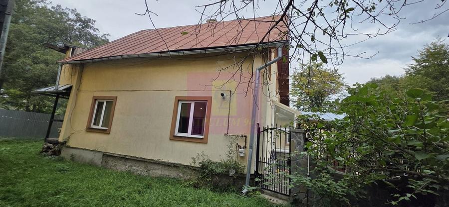 Casă individuală cu 4 camere cu Canalizare în Zamora