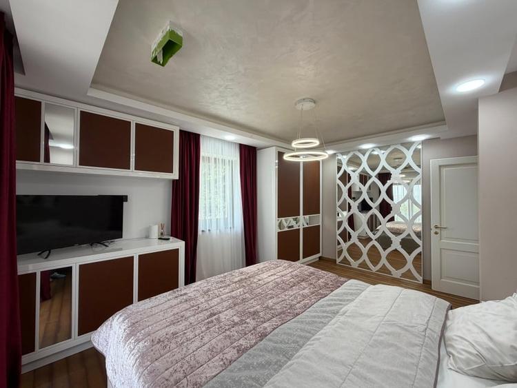 Casă individuală cu 5 camere cu Piscina în Exterior Vest