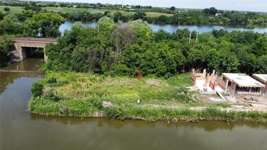 Teren Construcții intravilan de 1100 mp, în Periș