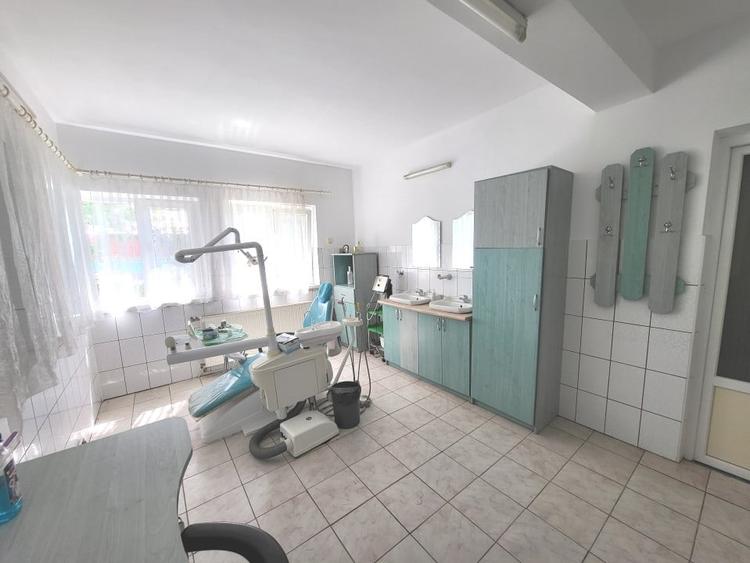 Casă individuală cu 6 camere cu Canalizare în Letea