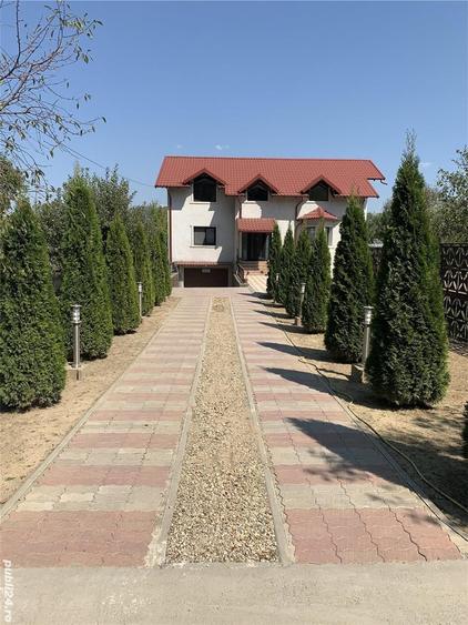 Casă cu Teren 240 Mp în Moreni