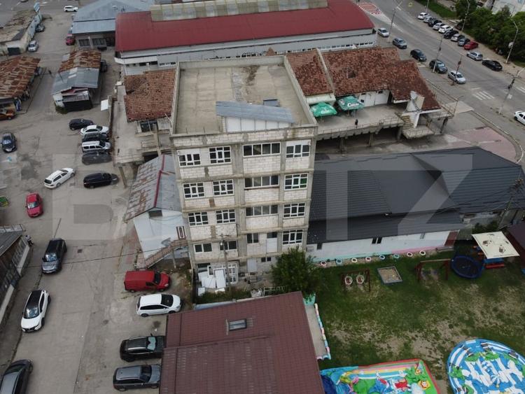 Spațiu comercial, de 1,080 mp, în Moreni