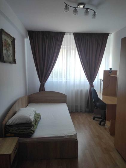 Apartament cu 3 camere semidecomandat în Zorilor