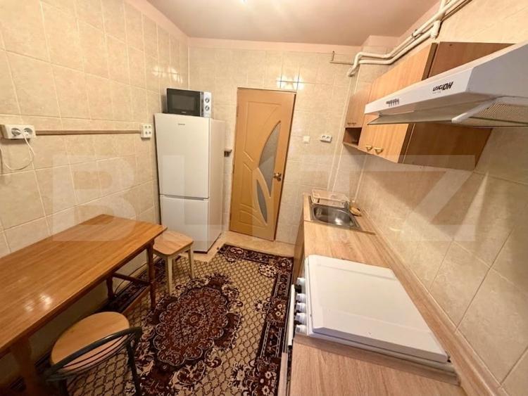 Apartament cu 2 camere semidecomandat, mobilat în Calea București