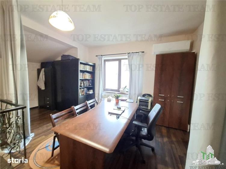 Casă cu 4 camere în Ostratu
