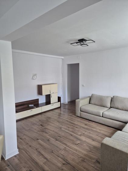 Apartament 3 camere proaspat renovat - 1