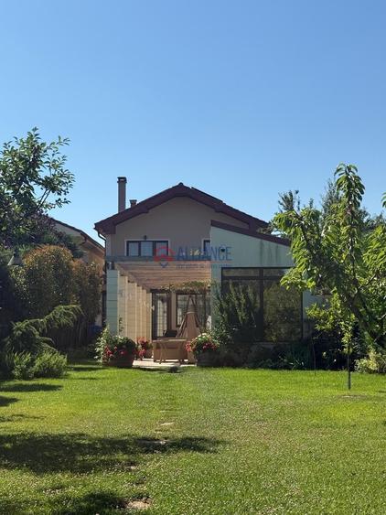 Casă cu 3 camere decomandat cu Canalizare în Cumpăna