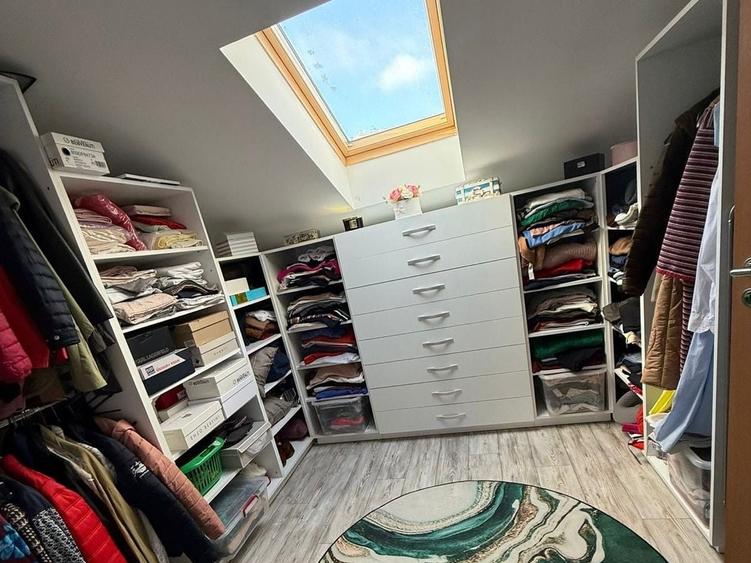 Apartament cu 3 camere decomandat în Dealuri Oradea