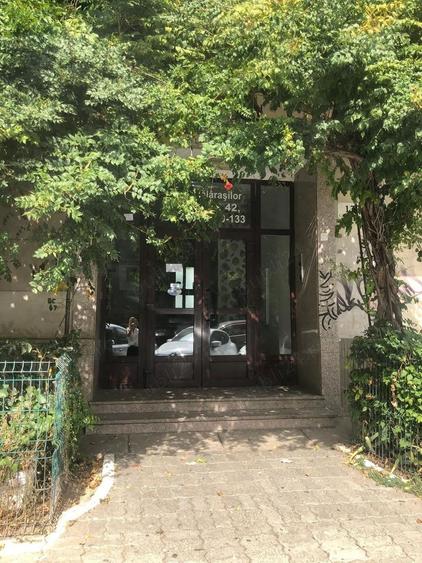 Garsonieră decomandată în Calea Călărașilor