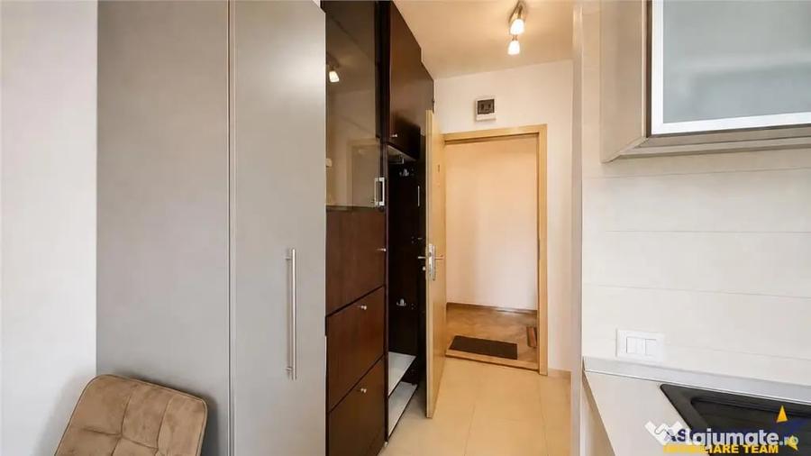 Apartament cu 2 camere semidecomandat în Centrul Civic