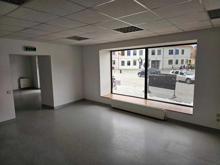 Spațiu comercial, în Central