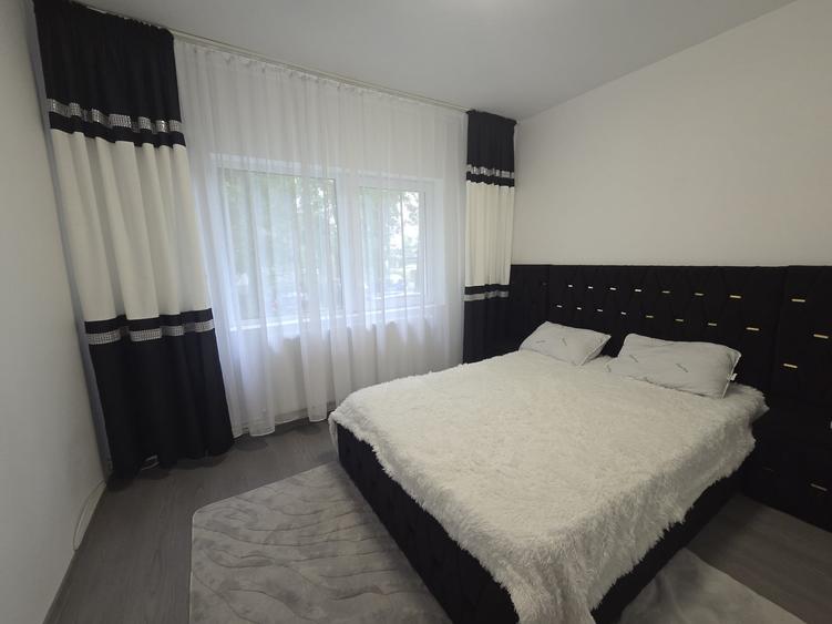 Apartament cu 3 camere decomandat, mobilat în Mircea cel Bătrân
