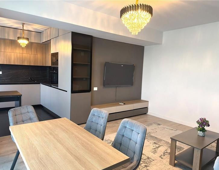 Apartament cu 3 camere semidecomandat, mobilat în Sisești