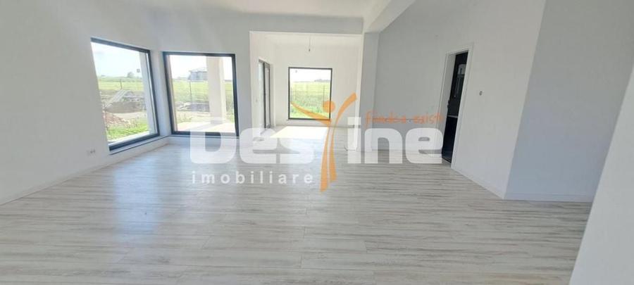 Casă cu 4 camere cu Teren 350 Mp în Miroslava