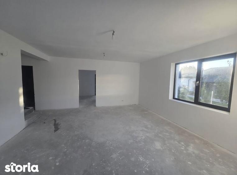 Casă cu 4 camere cu Teren 245 Mp în Costești