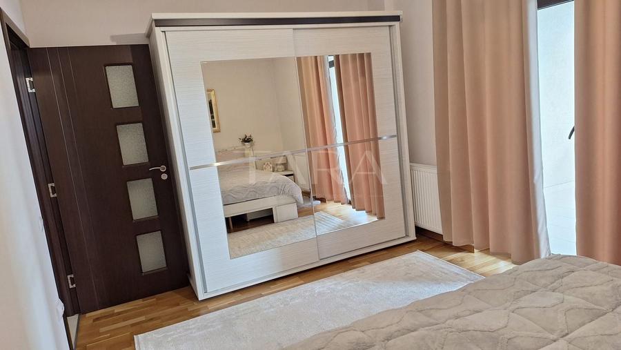 Apartament cu 3 camere semidecomandat, mobilat în Europa