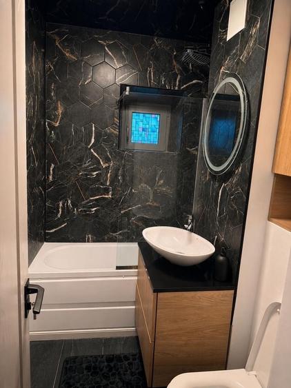 Apartament cu 4 camere decomandat în Tineretului