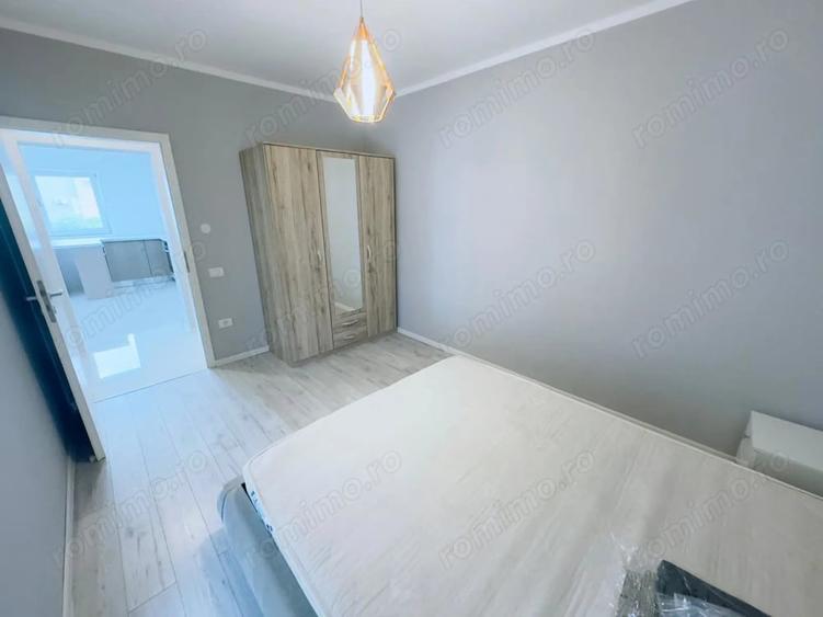 Apartament cu 3 camere semidecomandat în Dumbrăvița