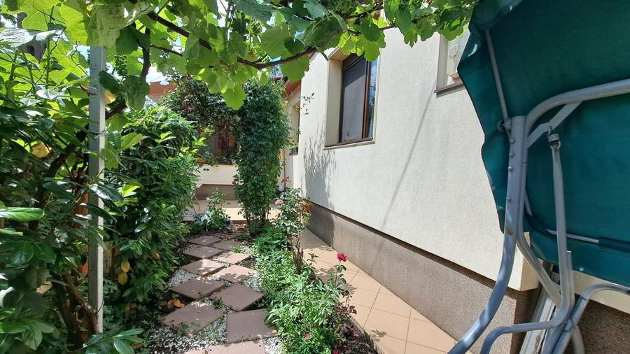 Casă individuală cu 4 camere cu Canalizare în Lipovei