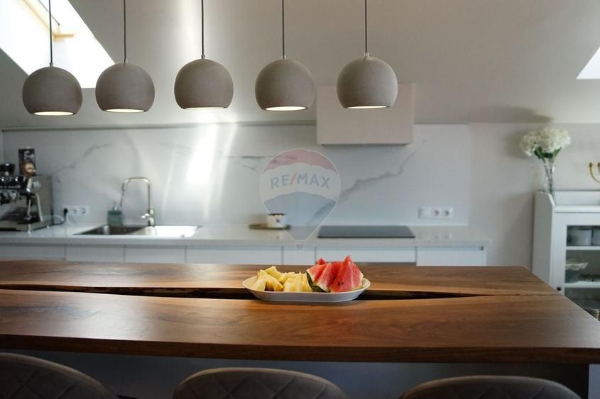 Casă individuală cu 5 camere cu Teren 1002 Mp în Feleacu