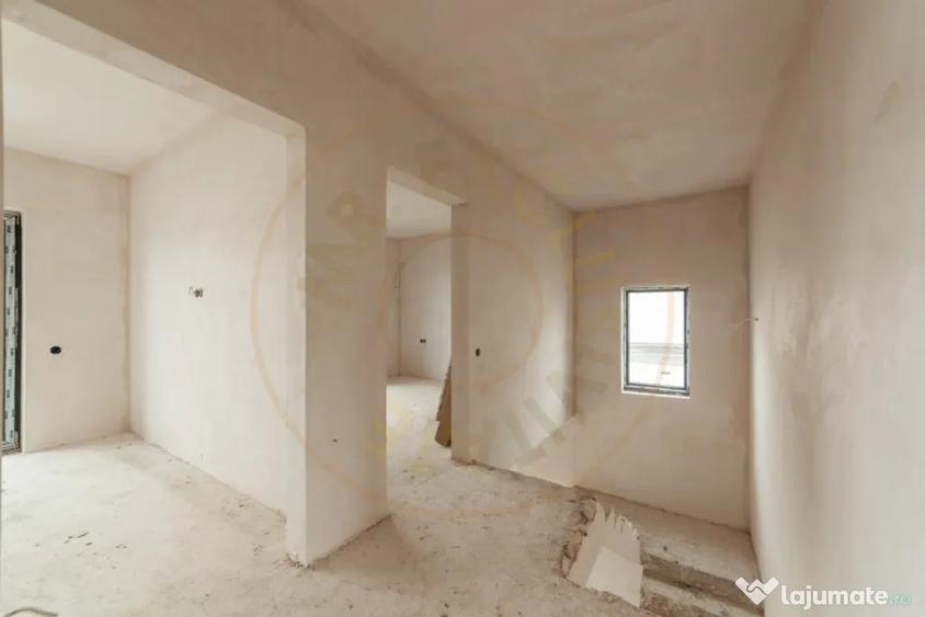 Casă cu 4 camere cu Teren 470 Mp în Micești