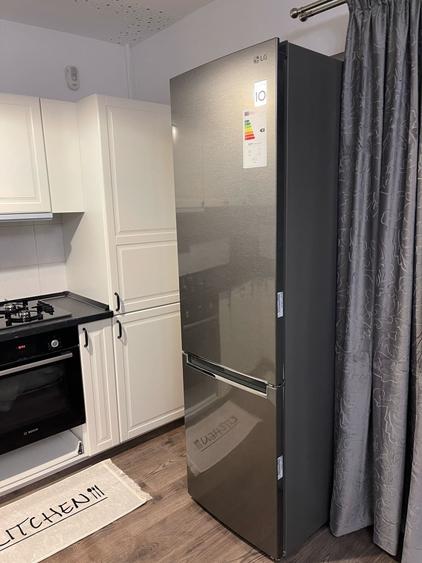 Apartament cu 3 camere decomandat, mobilat în Barbu Văcărescu