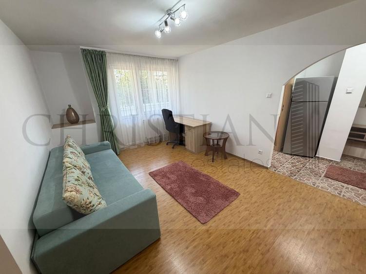 Apartament cu 2 camere semidecomandat, mobilat în Domenii
