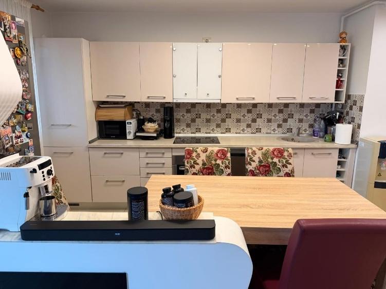 Apartament cu 3 camere decomandat, mobilat în Bucureștii Noi
