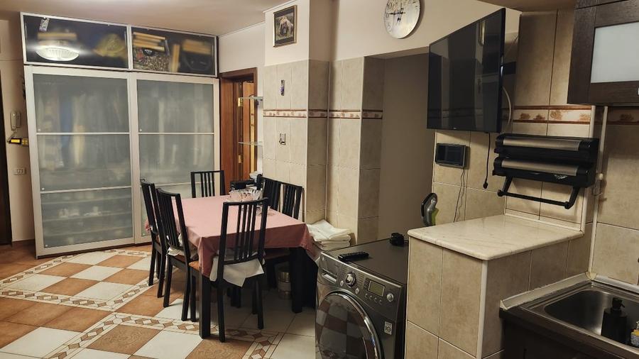 Apartament cu 3 camere decomandat, mobilat în Drumul Taberei