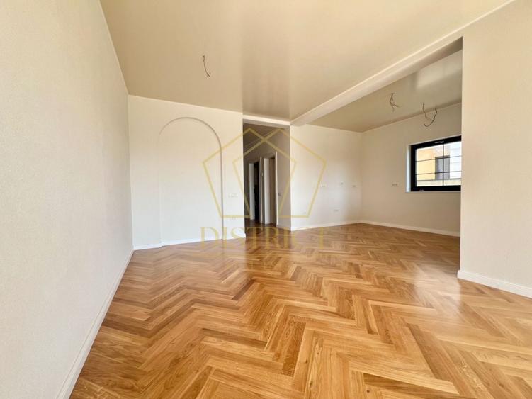 Duplex cu 5 camere cu Canalizare în Giroc