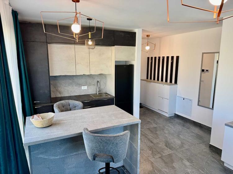 Apartament cu 2 camere decomandat în Central