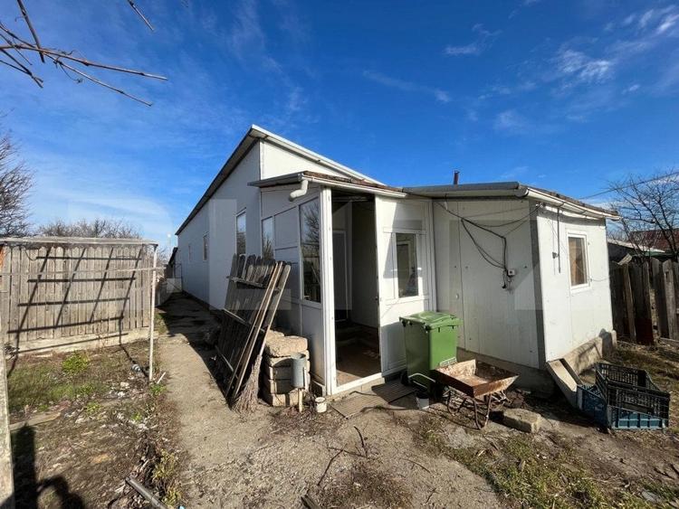 Casă individuală cu 4 camere cu Canalizare în Exterior Est